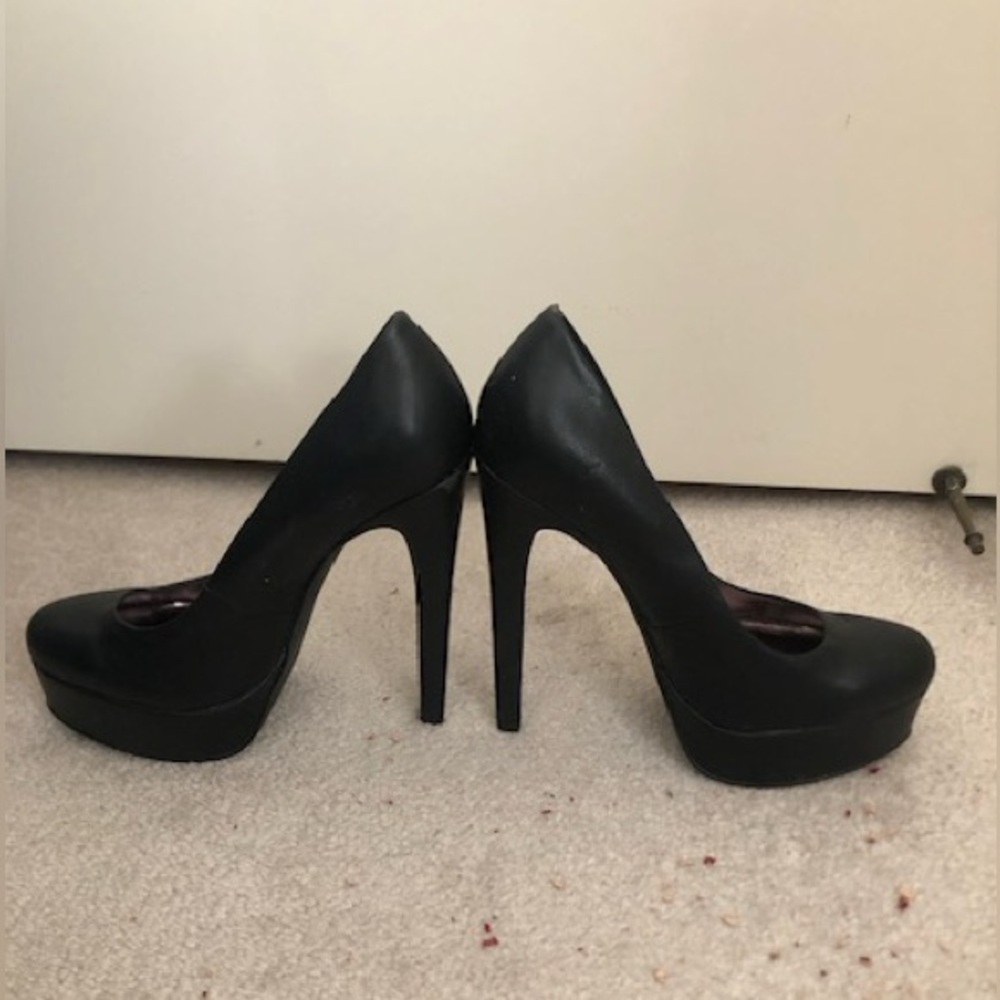 Cathy Jean Black Heels View 2